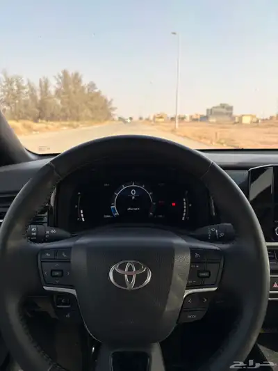 للبيع كامري 2025 فل كامل نظيفه 20