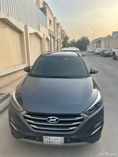 للبيع  هيونداي توسان ديزل فتحه بانوراما فل كامل 9