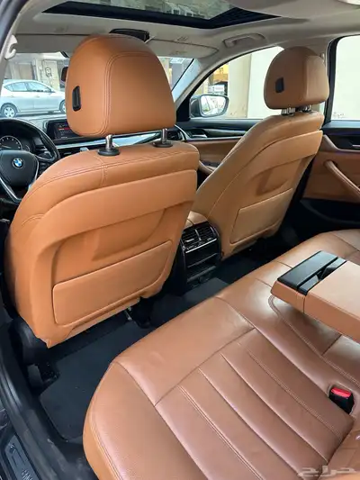 بي ام دبليو i520 الفئة الخامسة 2020 8