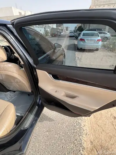 للبيع ازيرا 2018 12