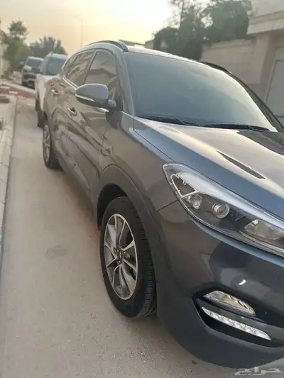 للبيع  هيونداي توسان ديزل فتحه بانوراما فل كامل 10
