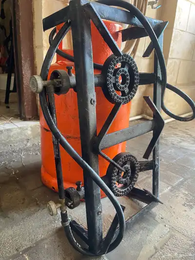 اسطوانة امبوبة غاز ومركب غاز 1