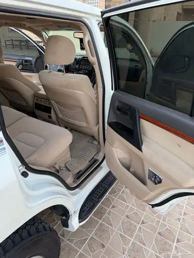 للبيع لاندكروزر جي اكس ار 19
