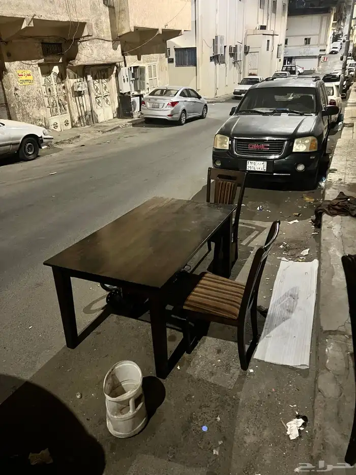 طاولة طعام 8