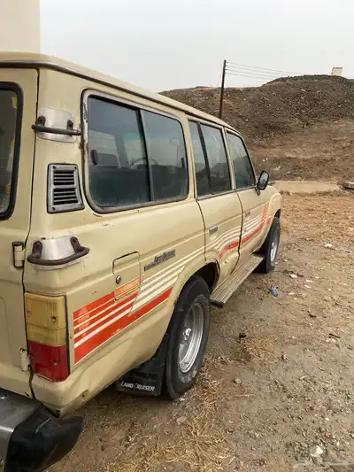 لاندكروزر خليجي موديل 85 1