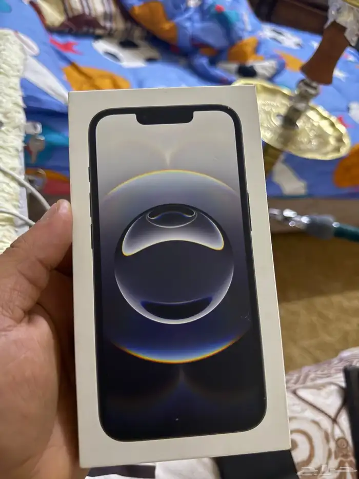 ايفون 16 e 1