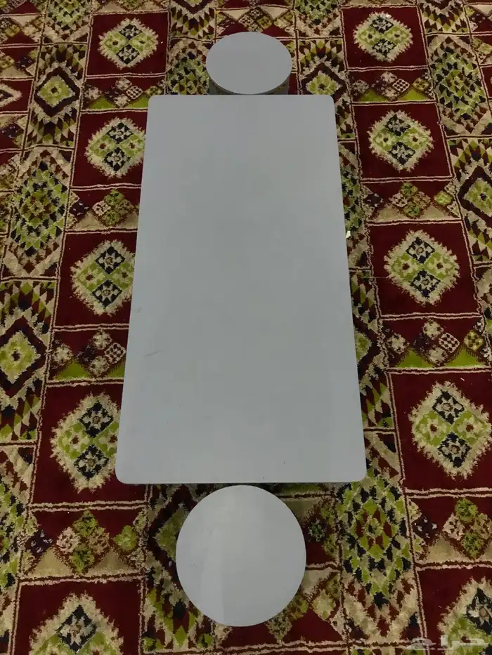 طاولات للبيع نظيفه جدا لم تستعمل 1