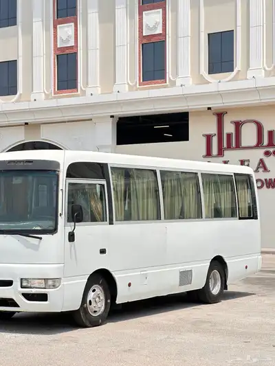 باص كوستر نيسان 30 راكب ديزل مخزن 18