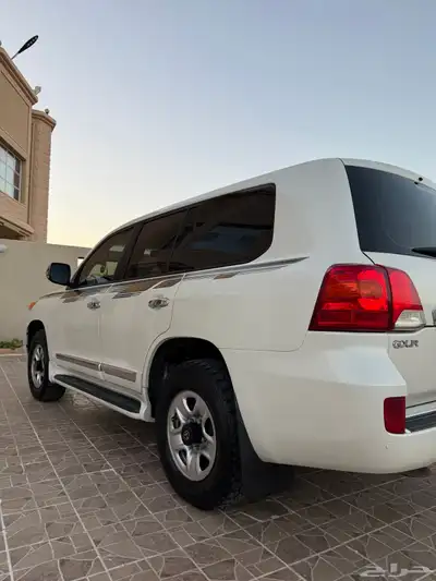 للبيع لاندكروزر جي اكس ار 12