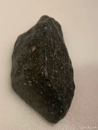 حجر أسود 2