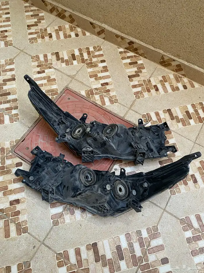 للبيع شمعات كورولا 3