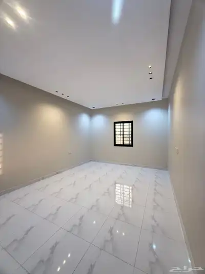 ادوار ارضيه بحوش وسيع علي شارعين وجود كافه الضمانات بالخميس 3