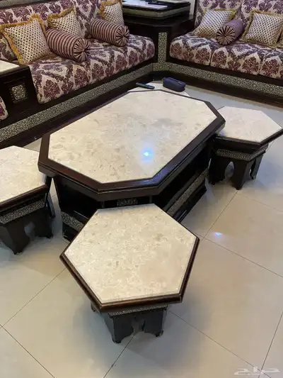 مجلس متكامل من كنب كامل وطاوله تلفزيون وستاره وطاوله تقديم 3