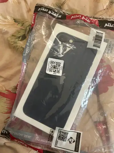 للبيع ايفون 13 جديد وسماعه ايربودز 1