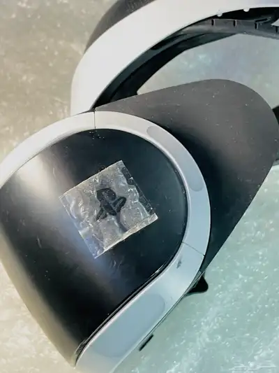 بلايستيشن VR مع يد PS5 نظيفة للبيع 1
