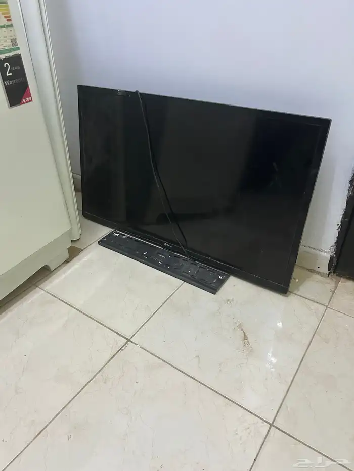 كنب و فرن و غساله و مكنسه كهربائيه و شاشه تلفزيون 2