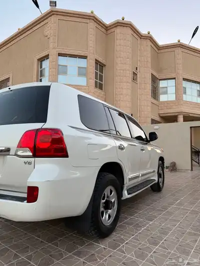 للبيع لاندكروزر جي اكس ار 11
