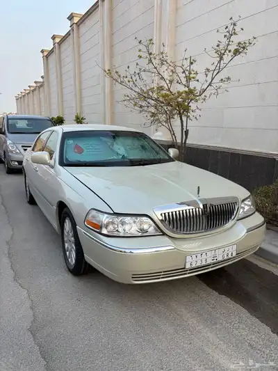 فورد لينكولن تاون كار 0