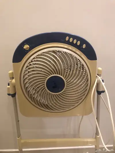 مروحة كهربائية بحالة ممتازة 0