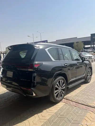 لكزس LX600 موديل 2024 فئةBB شبه الجديد 8