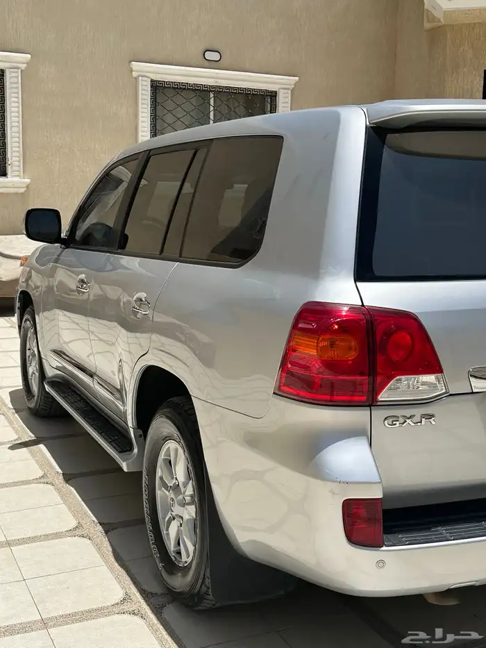 لاندكروزر للبيع gxr 2015 شبه وكاله ماشي 42 الف فقط 9