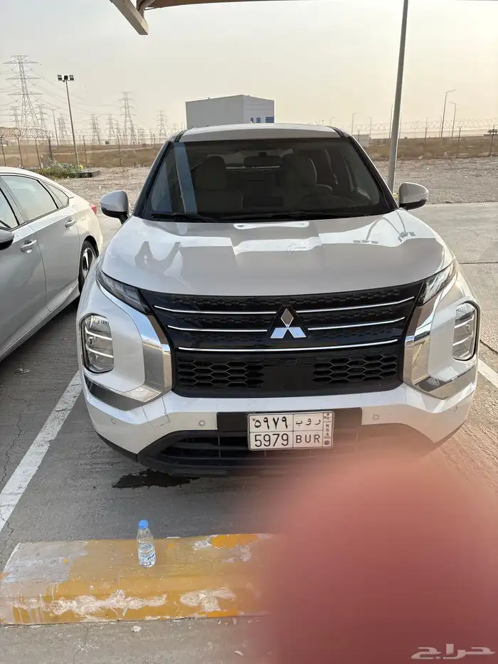 مستبيشي اوتلاندر 2025 ستاندر 0