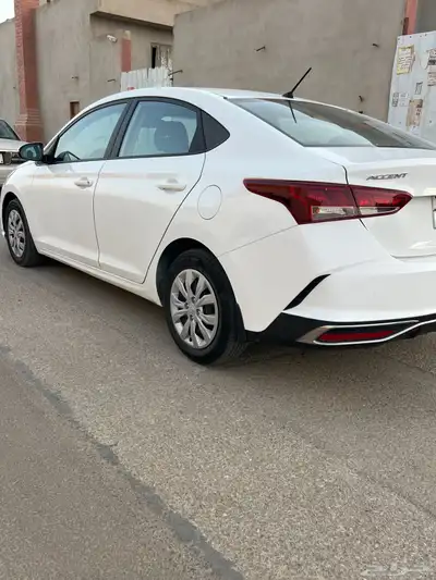 للبيع اكسنت 2022 4