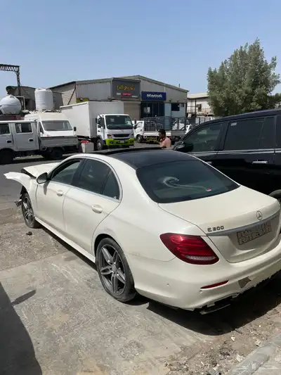 للبيع مرسيدس E200 0