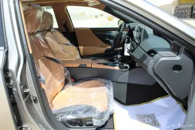 لكزس - ES350 CC - بريمي - 2025 24