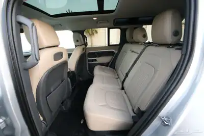 لاند روفر دفندر 2020 Defender First Edition V6 10