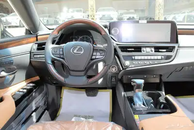 لكزس - ES350 CC - بريمي - 2025 18