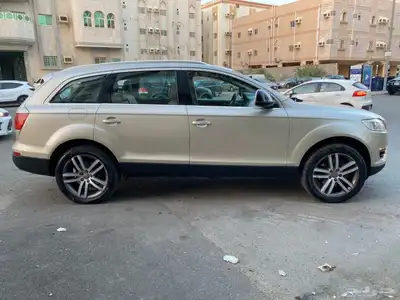 اودي q7مويل 2009 3