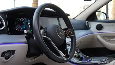 مرسيدس E200 اسود 2022 7