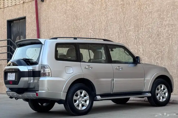 مستبيشي باجيرو 2022 GLS 15