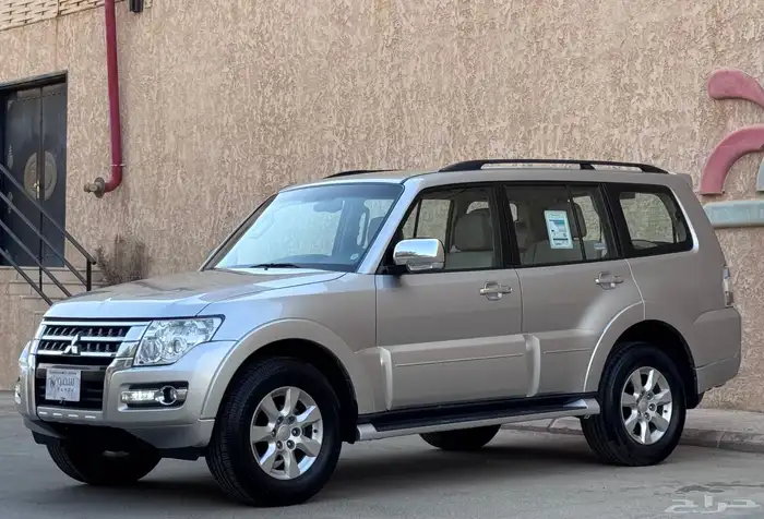 مستبيشي باجيرو 2022 GLS 10