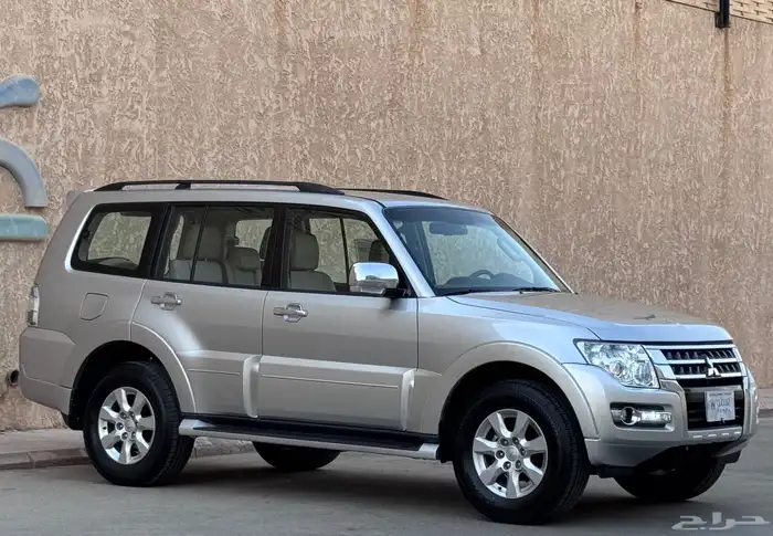 مستبيشي باجيرو 2022 GLS 11