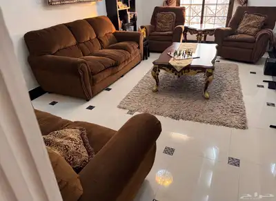 طقم كنب مع طاولات 3
