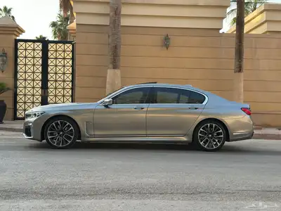 بي ام 2021 740i ضمان وصيانه مجانيه 5