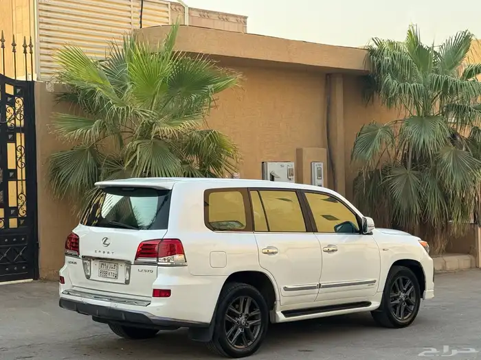 لكزس LX570 2010 مرهم 2015 12