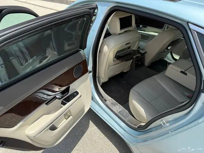جاكور XJ L 5