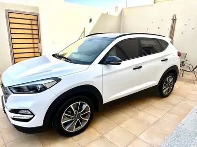 توسان بحالة الوكالة ( ديزل ) فل كامل 2018 ماكينة 2000 3
