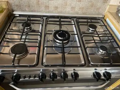 فرن شبه جديد استخدام بسيط جدا 5 شهور 0