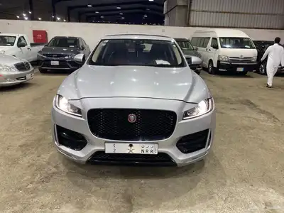 جاكور F pace 2017 فل كامل 10