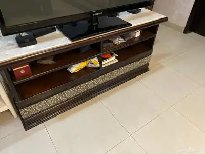 مجلس متكامل من كنب كامل وطاوله تلفزيون وستاره وطاوله تقديم 2