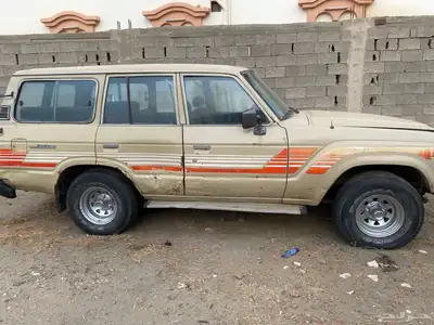 لاندكروزر خليجي موديل 85 5