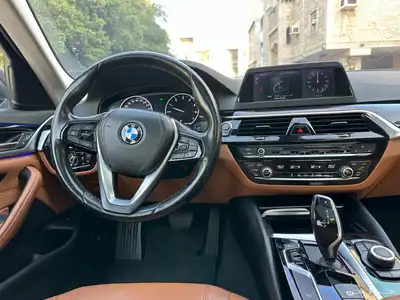 بي ام دبليو i520 الفئة الخامسة 2020 12