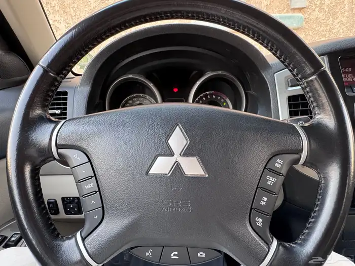 مستبيشي باجيرو 2022 GLS 38
