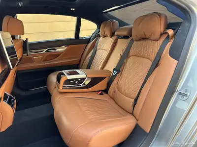 بي ام 2021 740i ضمان وصيانه مجانيه 48