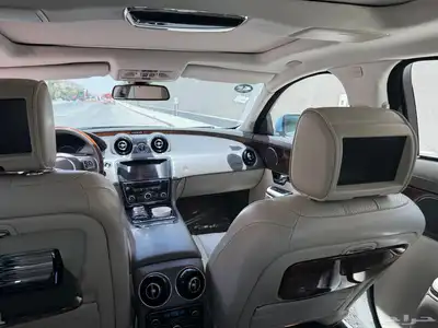 جاكور XJ L 7