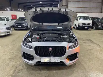 جاكور F pace 2017 فل كامل 28